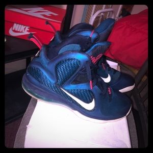 Swingman Lebron 9 Size 11.5